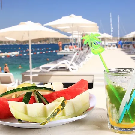 Üdülőközpont Royal Arena &