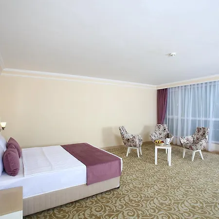 Royal Arena & Üdülőközpont 5*